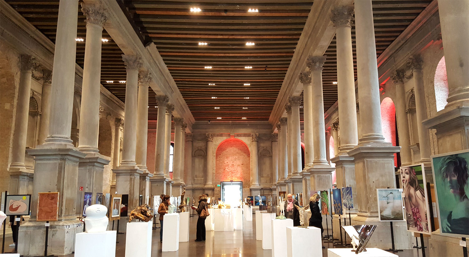 Venezia-art-expo-hall